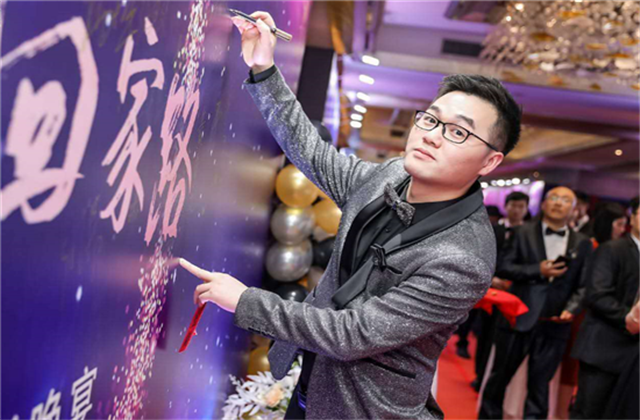 【高光“疫”事】勇敢逆行的特殊“网约车”——U8国际90后，用信念打通生命运输线